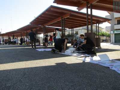 Nel pomeriggio del 13 e 14 settembre decine di giovani si sono dati appuntamento all�ombra di tettoie di legno per esporre la propria �merce� ai potenziali clienti